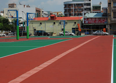 草衛活動中心運動場